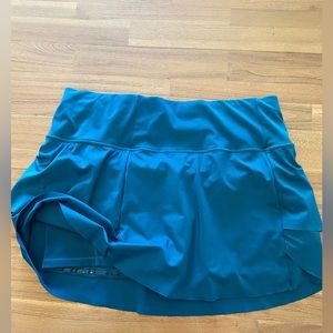 2 Athleta tennis skorts size medium EUC run more on the M/L side